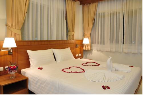 Playa de patong Tailandia Código promocional de hotel en la ciudad booking.com